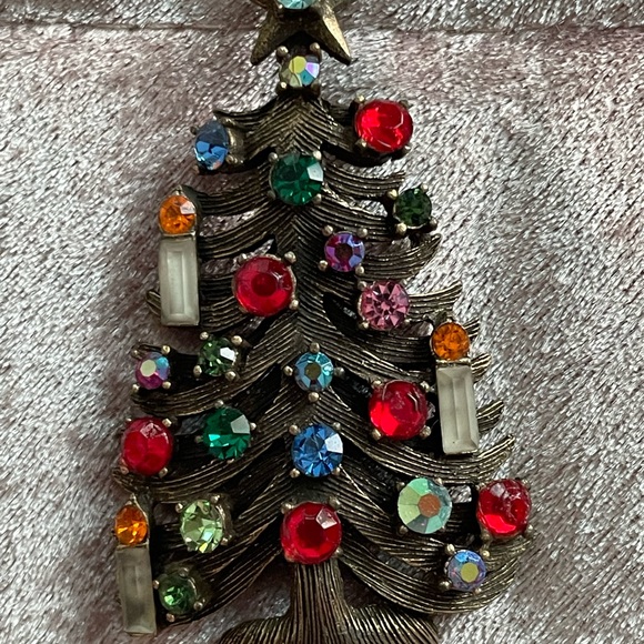 Gorgeous Weiss Christmas Brooch - Picture 2 of 6